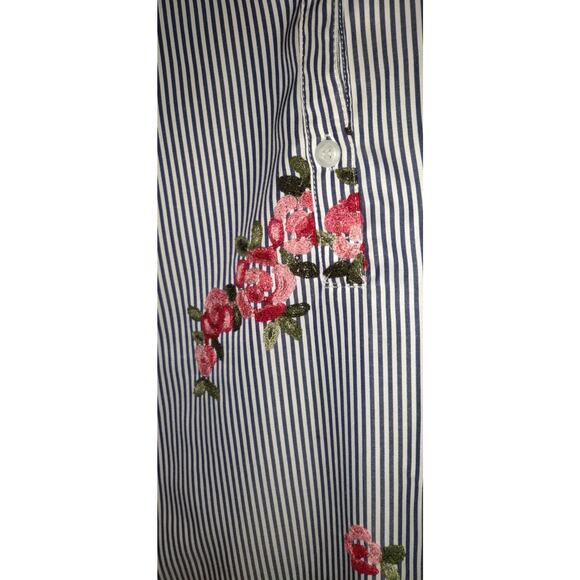 Mystree Top Shirt Womens Small Blue White Pinstripe Embroidered Flowers Nautical - Picture 3 of 14